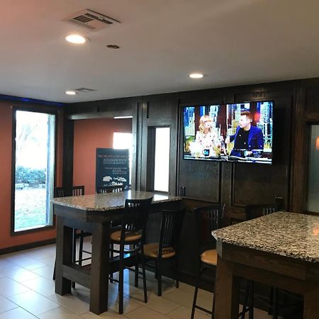 Super 8 By Wyndham Fayetteville Esterno foto