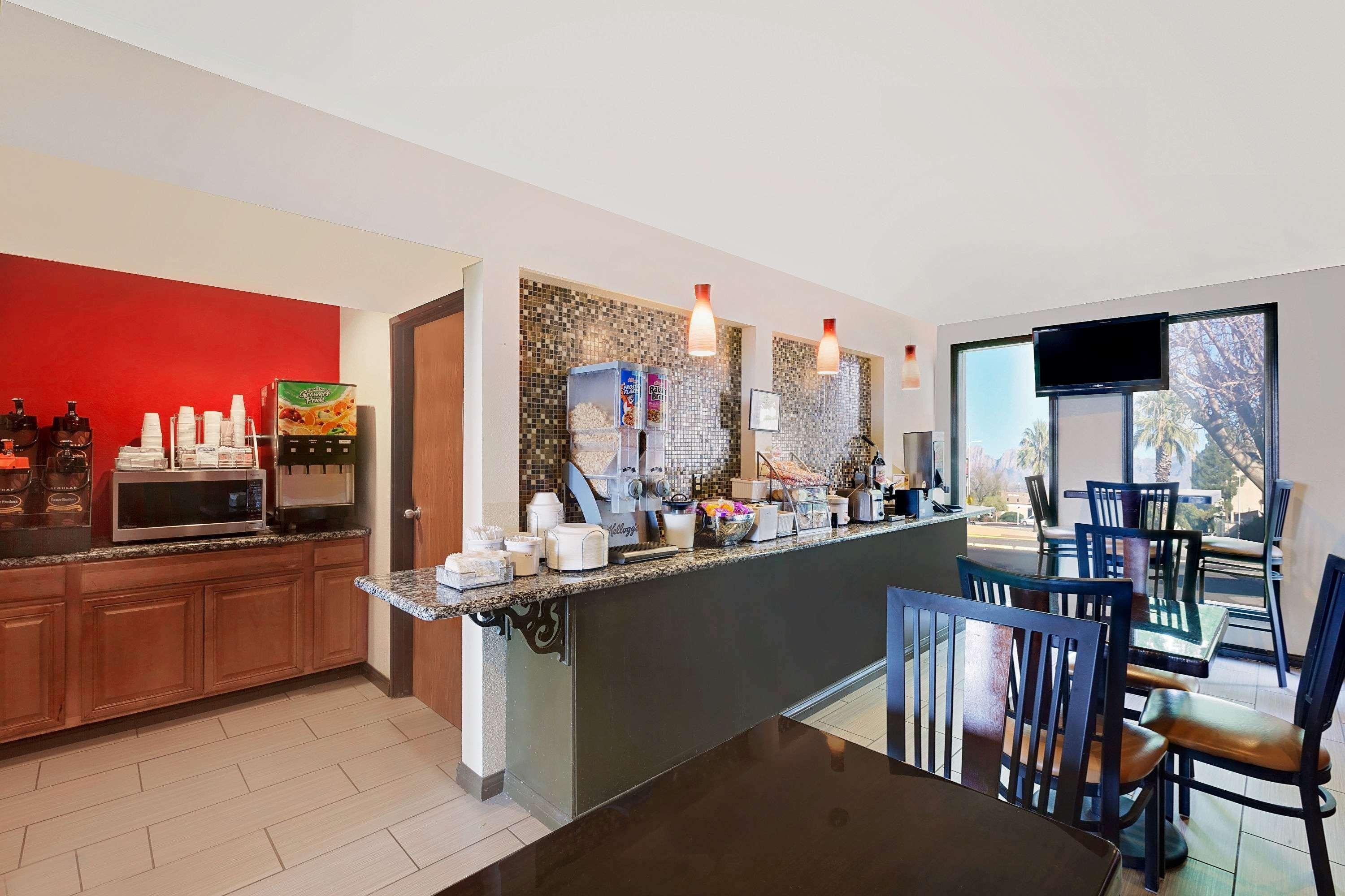 Super 8 By Wyndham Fayetteville Esterno foto