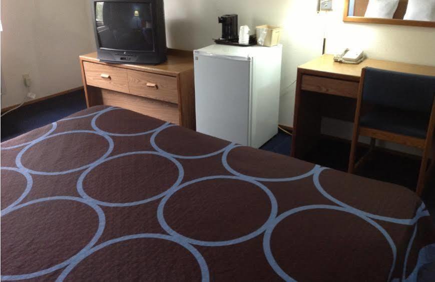 Super 8 By Wyndham Fayetteville Esterno foto